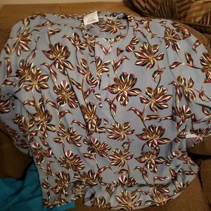 Flowered 1x flowy top